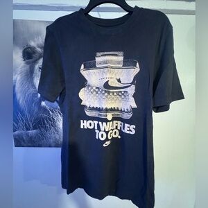 Nike sportwear graphic tee